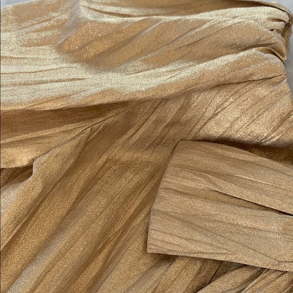 Gold Zara Blouse with Bow. Size 9 - Picture 8 of 10